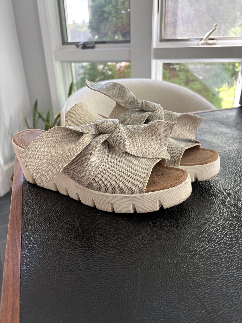 Women's Knot Slide Sandals - beige with silver accents